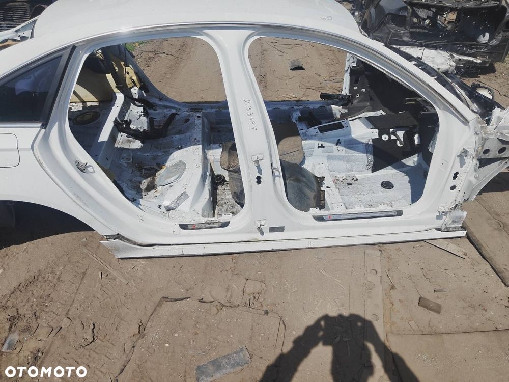 PRÓG PRAWY + SŁUPEK ŚRODKOWY AUDI A6 C7 LY9C - 1