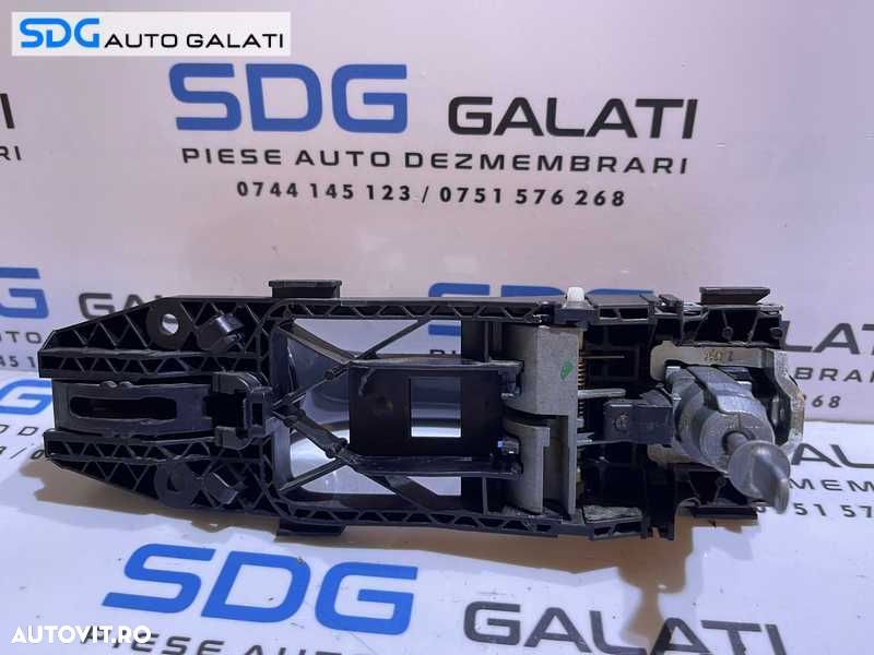 Maner Exterior cu Suport Interior Usa Portiera Dreapta Fata VW Golf 7 2013 - 2017 Cod 5N0837885H 5G0837206 - 4