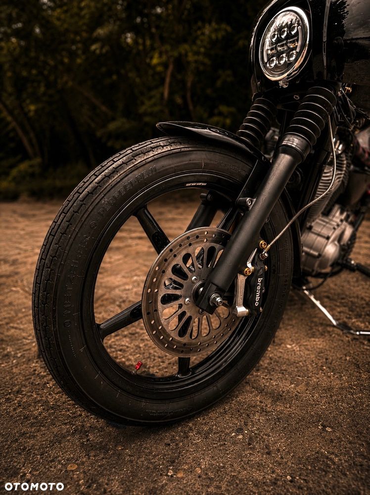Harley-Davidson Sportster Custom 883C - 5