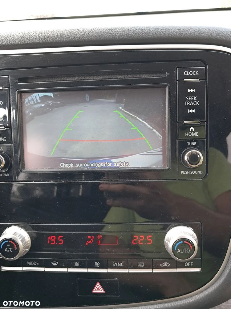 Mitsubishi Outlander - 13