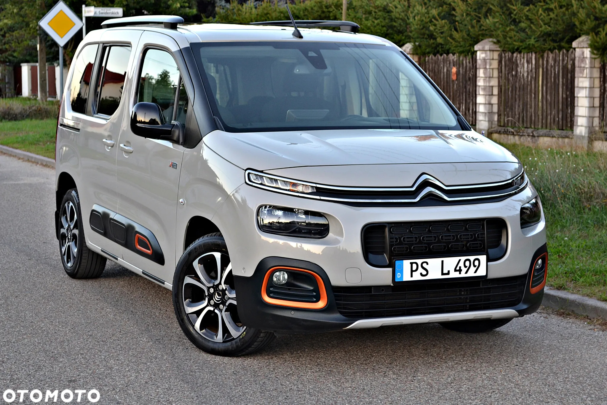 Citroën Berlingo M BlueHDi 130 SHINE - 22