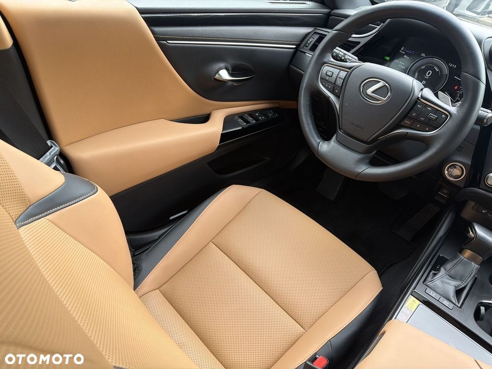 Lexus ES 300h Business Edition - 11