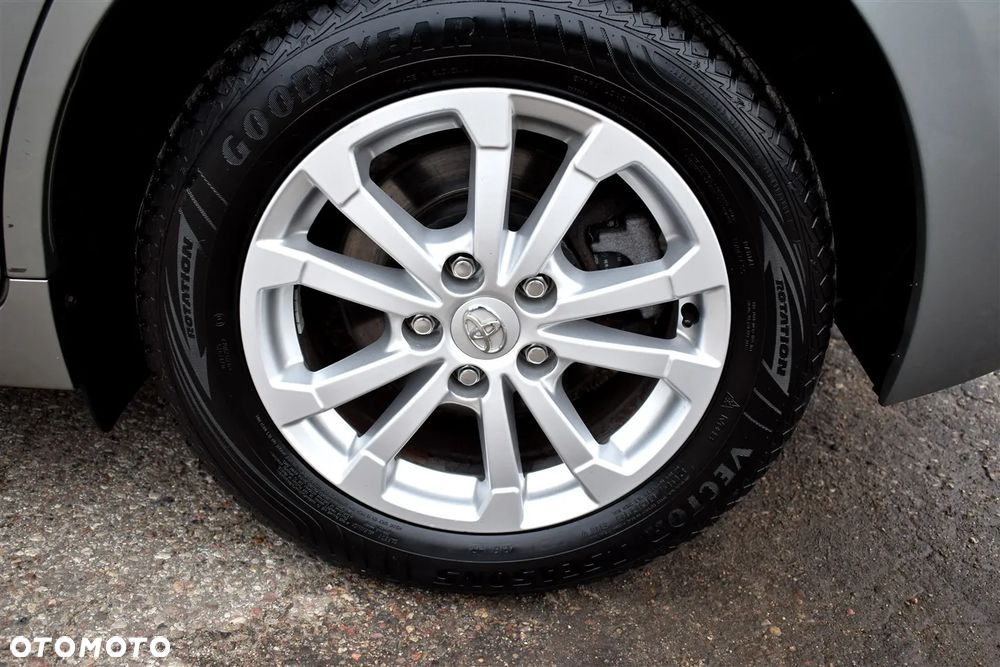 Toyota Verso 1.8 Multidrive Edition - 20