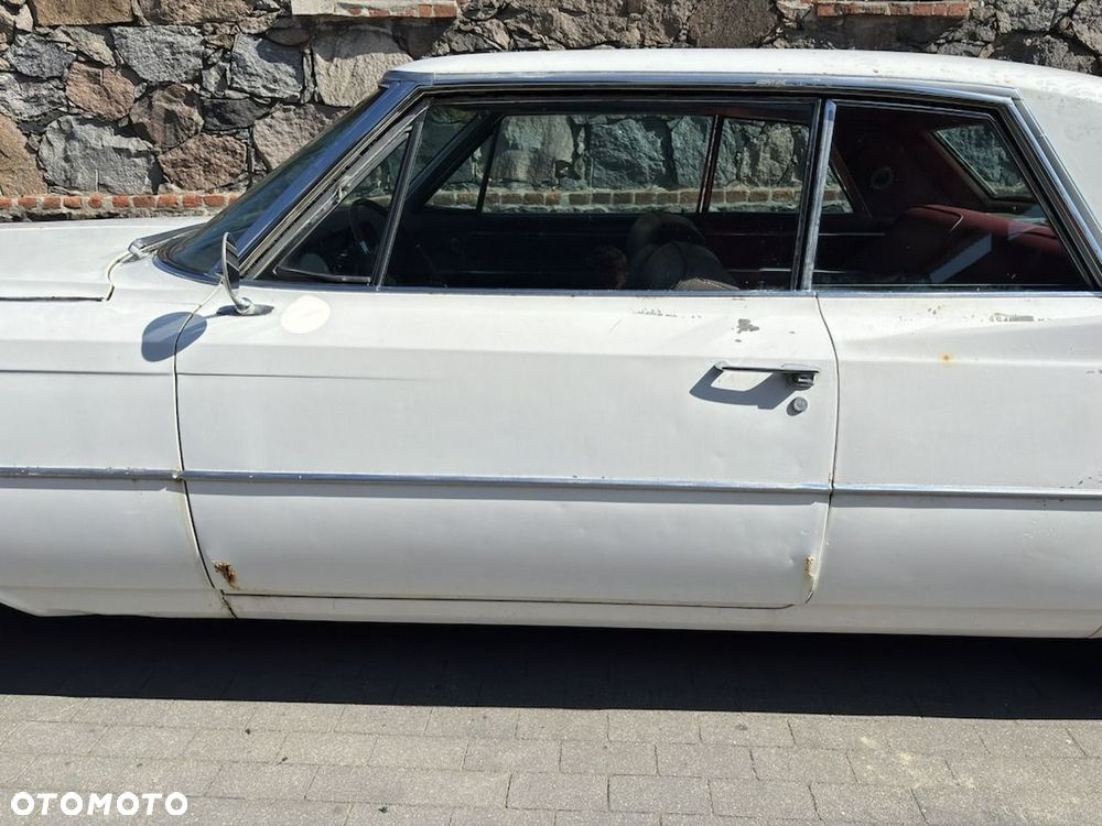 Cadillac Deville - 22