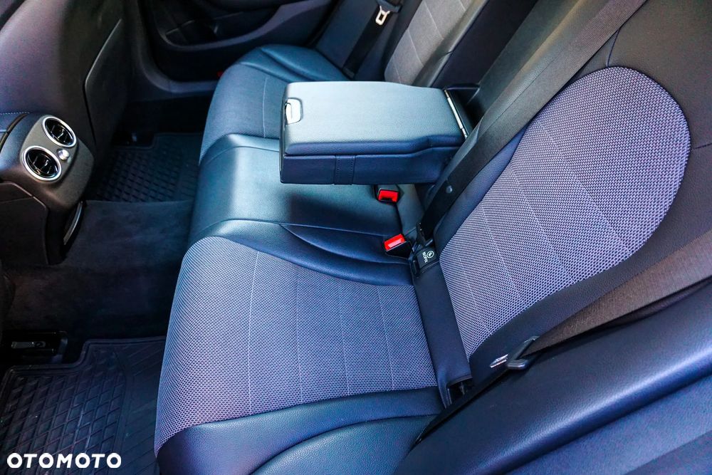 Mercedes-Benz Klasa C 180 7G-TRONIC Avantgarde - 35