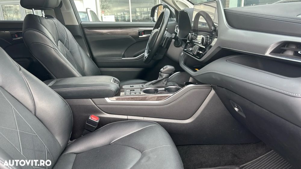 Toyota Highlander 2.5 L Dynamic Force 248CP Luxury Metallic - 6