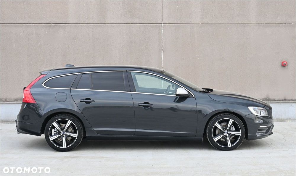 Volvo V60 D3 R-Design - 6