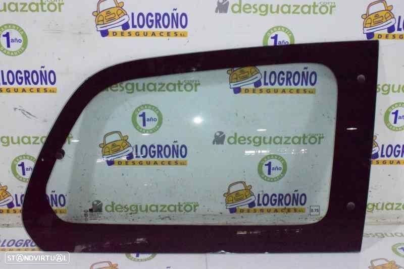 PÁRA-BRISAS TRASEIRO DIREITO KIA CARNIVAL II FL - 1