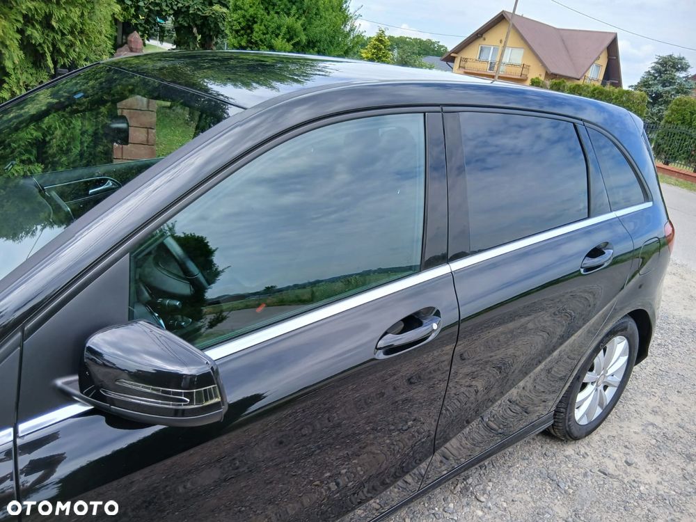 Mercedes-Benz Klasa B 180 d Edition - 14