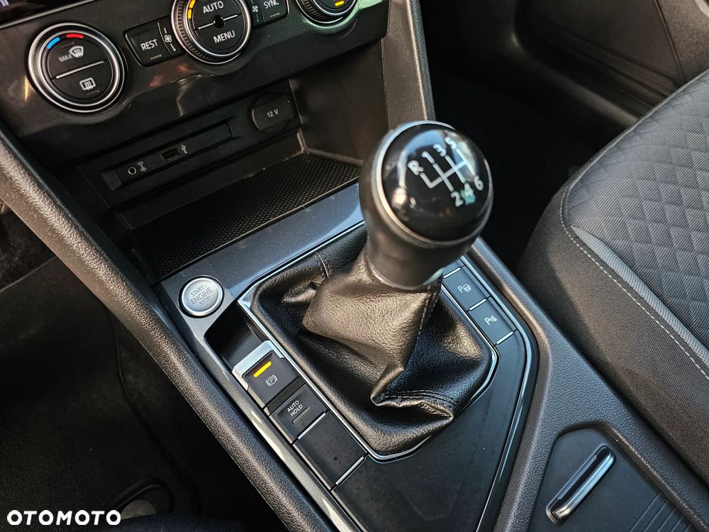 Volkswagen Tiguan - 20
