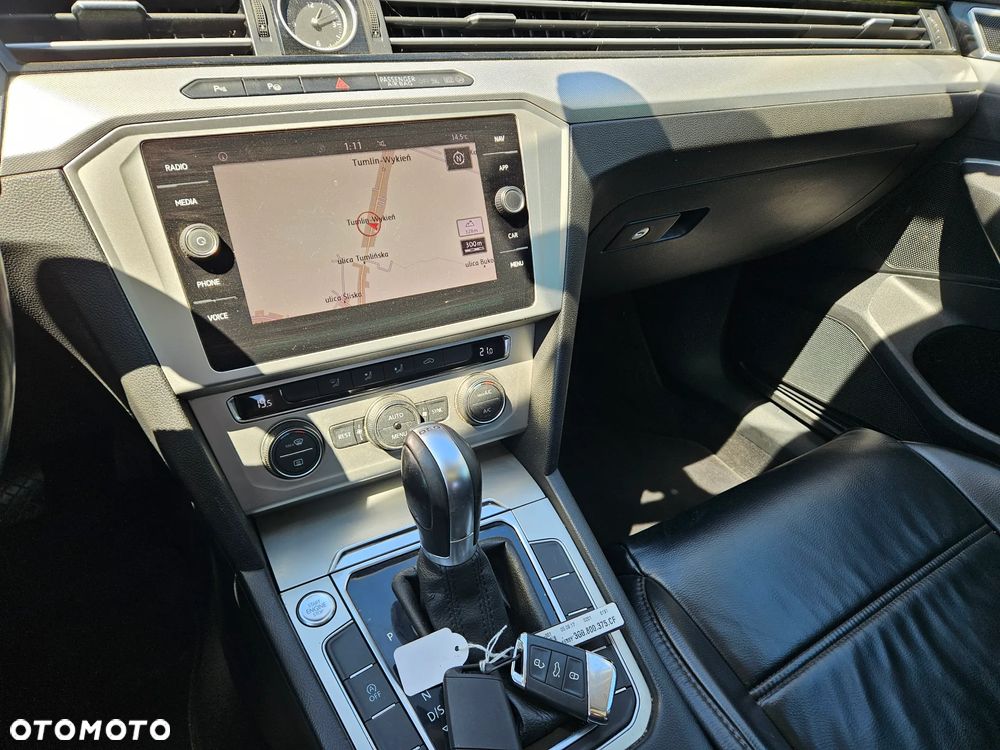Volkswagen Passat - 14