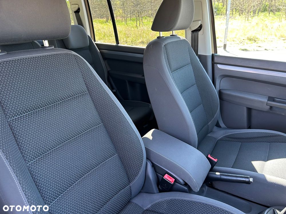 Volkswagen Touran - 9