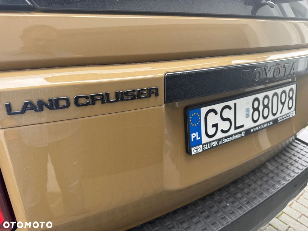 Toyota Land Cruiser - 5