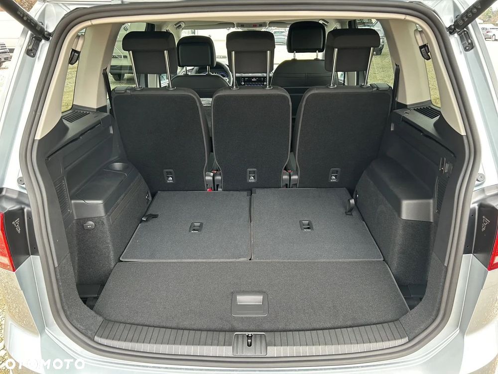 Volkswagen Touran - 20