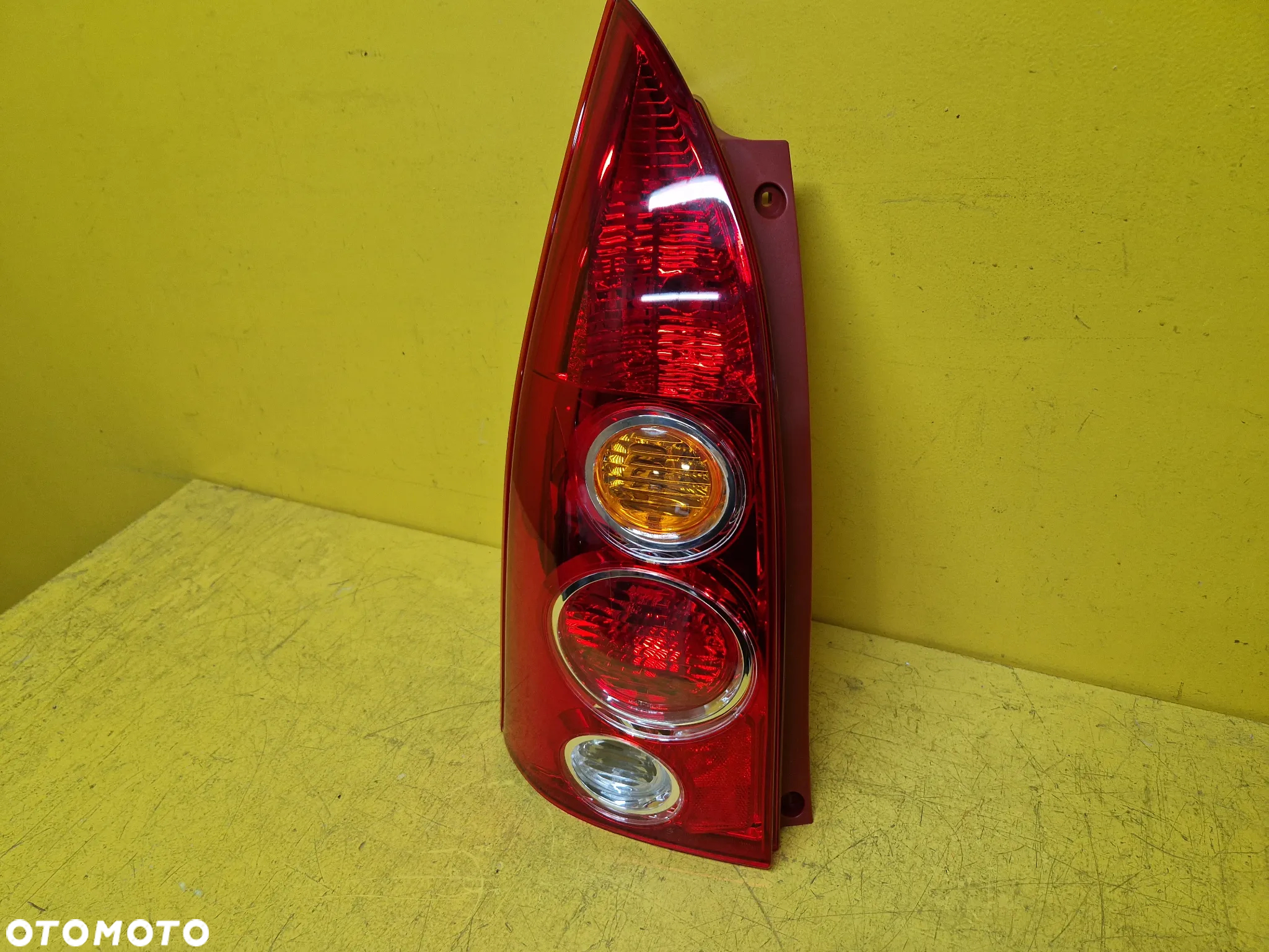 MAZDA PREMACY LAMPA TYŁ 216-19522-R - 3