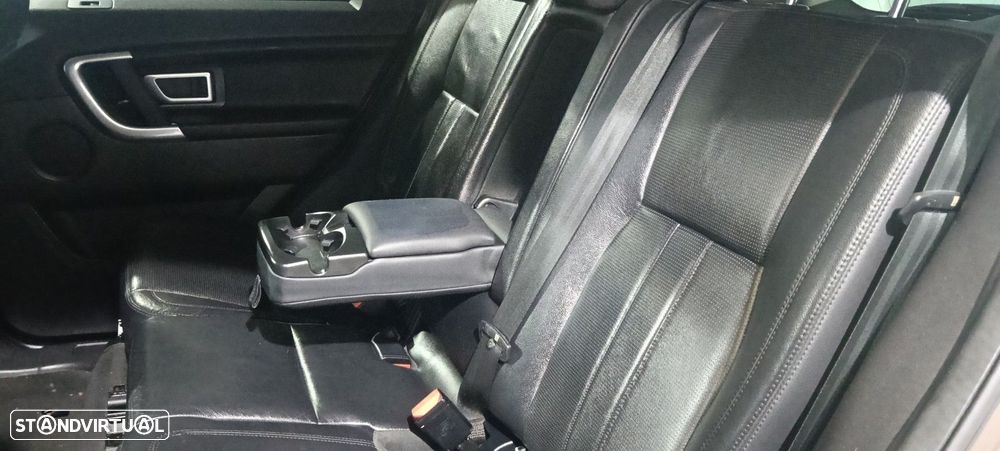 Land Rover Discovery Sport 2.0 D AWD R-Dynamic S - 17