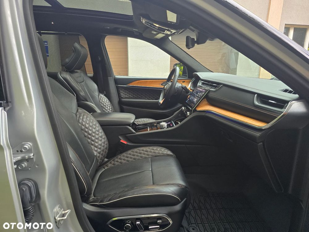 Jeep Grand Cherokee - 13
