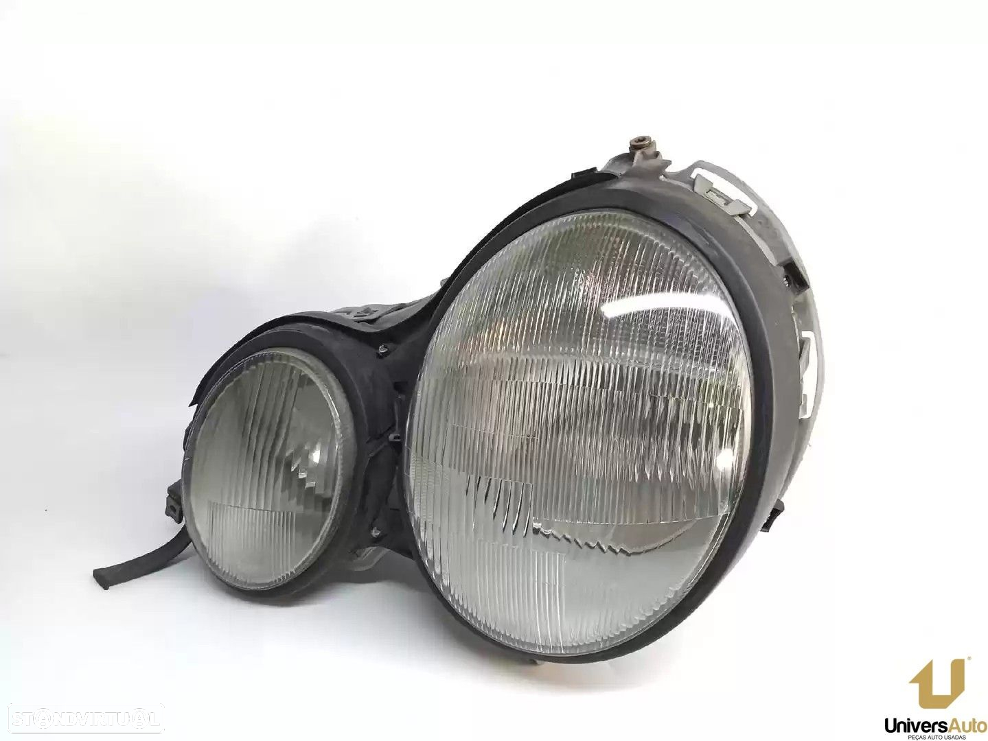 FAROL ESQUERDO MERCEDES-BENZ CLASSE E 2000 -A2108200361 - 2