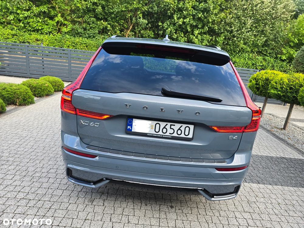 Volvo XC 60 B4 B Plus Dark - 36