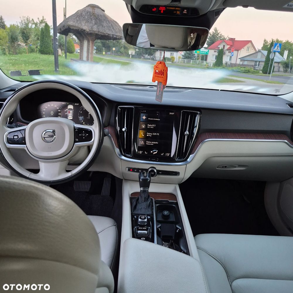 Volvo S60 T5 Momentum Pro - 14