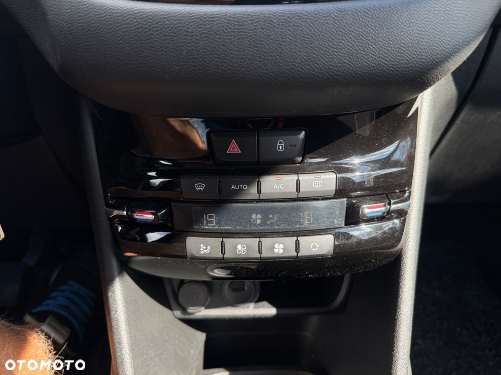 Peugeot 208 Blue-HDi 100 Stop&Start Active - 15