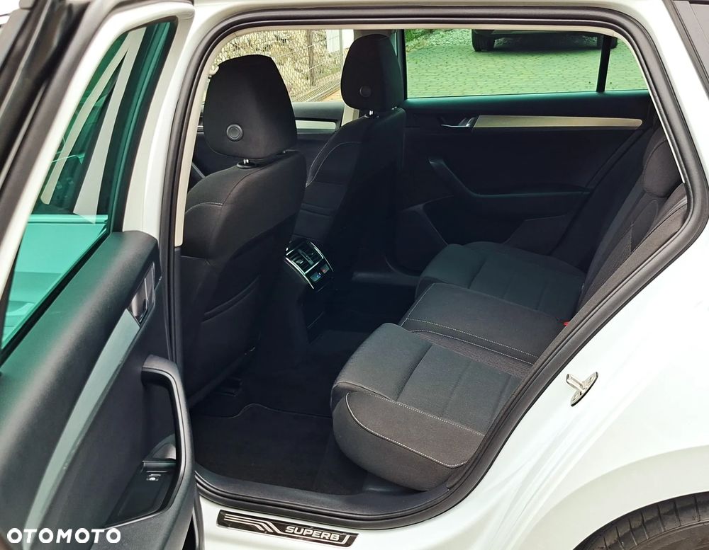 Skoda Superb 2.0 TDI Premium Edition - 20