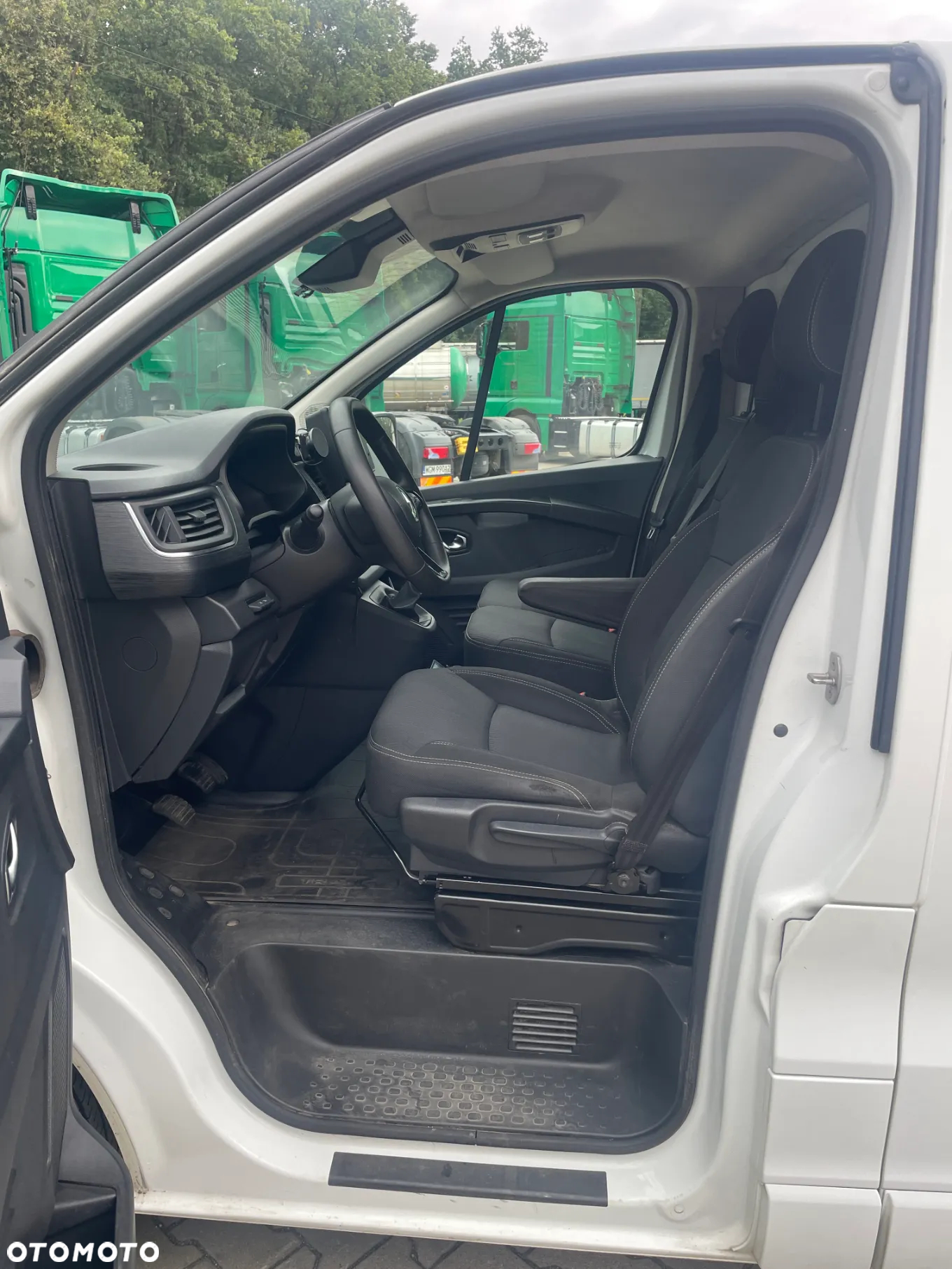 Renault Trafic - 11