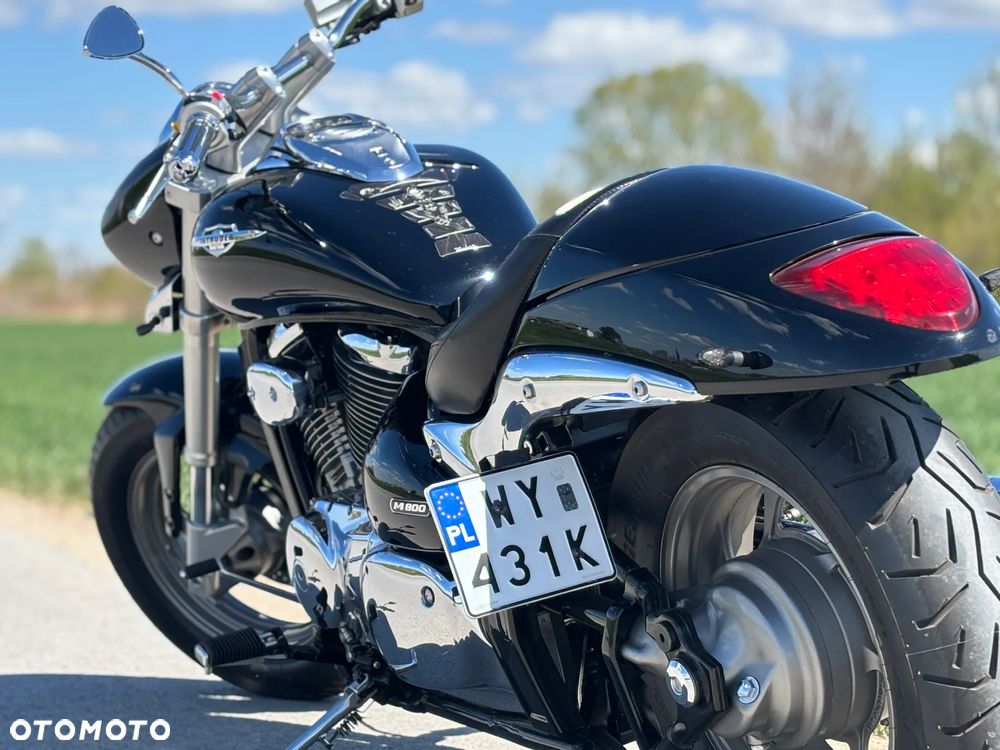 Suzuki Intruder - 1