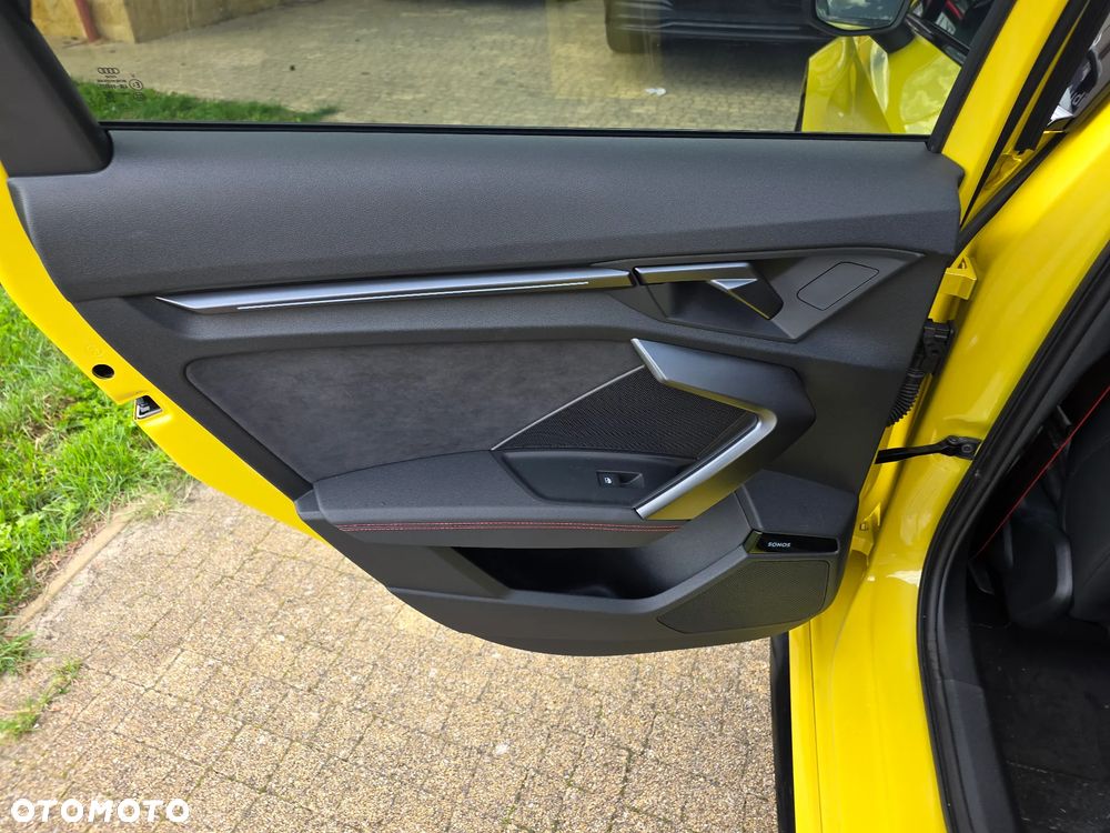 Audi RS3 Limousine - 8