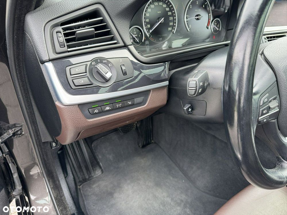 BMW Seria 5 520d Luxury Line sport - 18