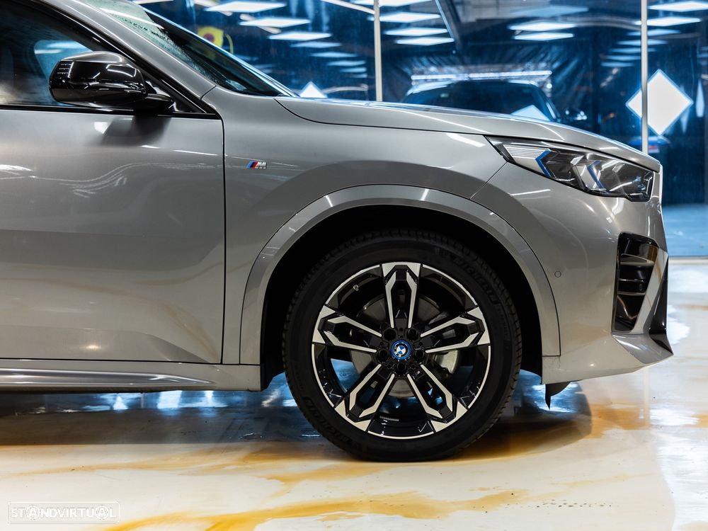 BMW iX2 eDrive20 Pack Desportivo M - 3