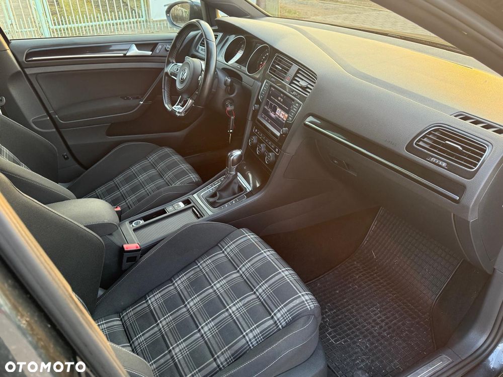 Volkswagen Golf GTD 2.0 TDI SCR DSG - 23