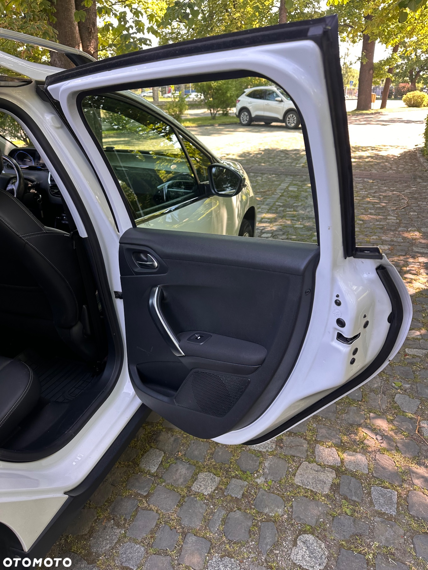 Peugeot 2008 e-HDi FAP 92 STOP & START Style - 17