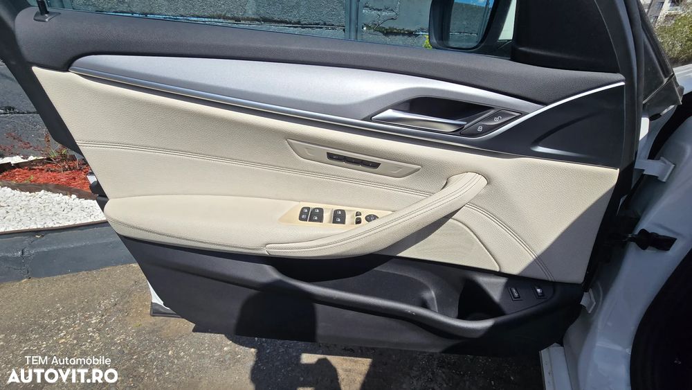 BMW Seria 5 530e Aut. Luxury Line - 11