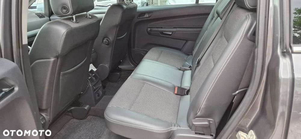 Opel Zafira - 36