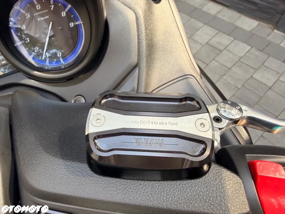 Yamaha Tmax - 19