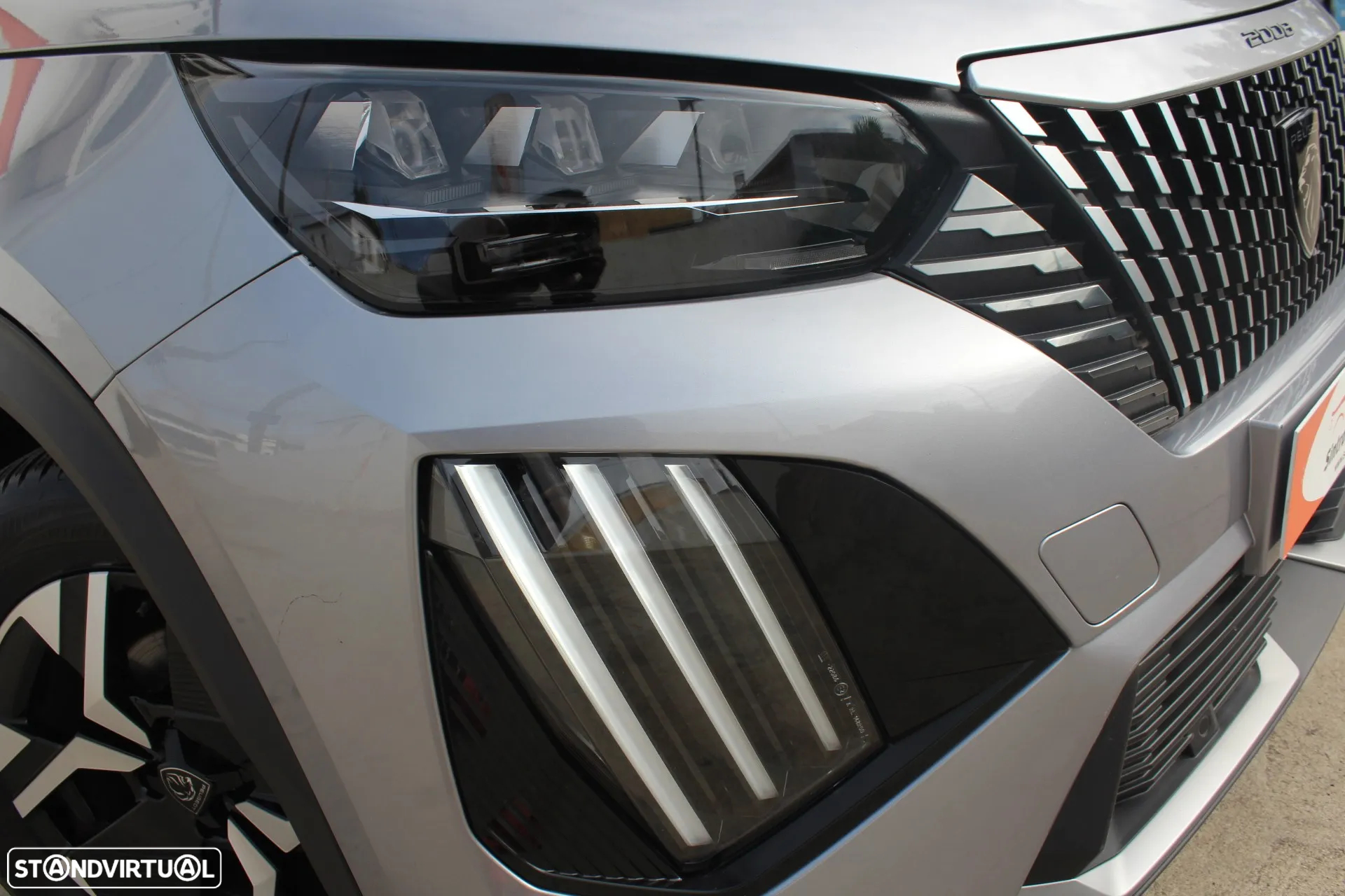 Peugeot 2008 1.2 PureTech GT EAT8 - 14