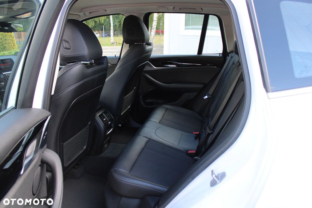 BMW X3 xDrive20i GPF xLine - 16