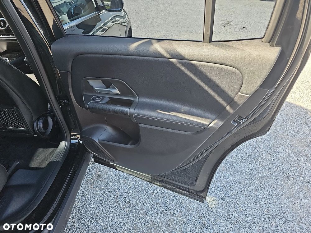 Mercedes-Benz GLB 200 Style 7G-DCT - 24