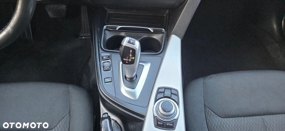 BMW Seria 3 320d xDrive Sport Line - 19