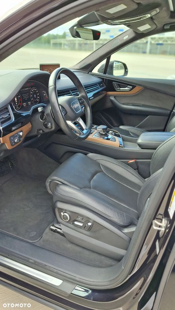 Audi Q7 - 10