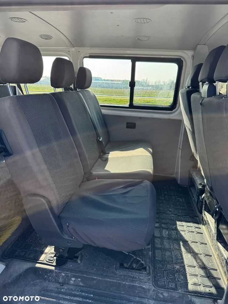 Volkswagen Transporter - 8