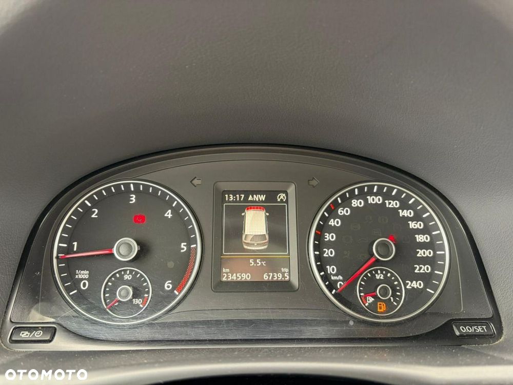 Volkswagen Touran - 11