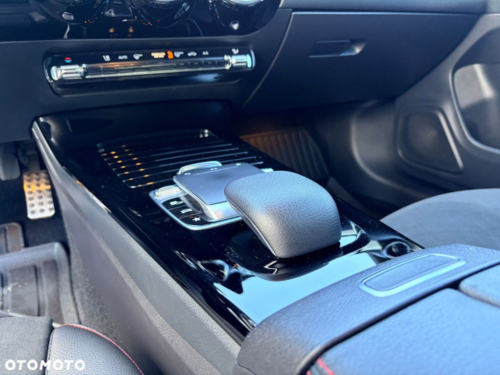 Mercedes-Benz CLA 200 AMG Line 7G-DCT - 18