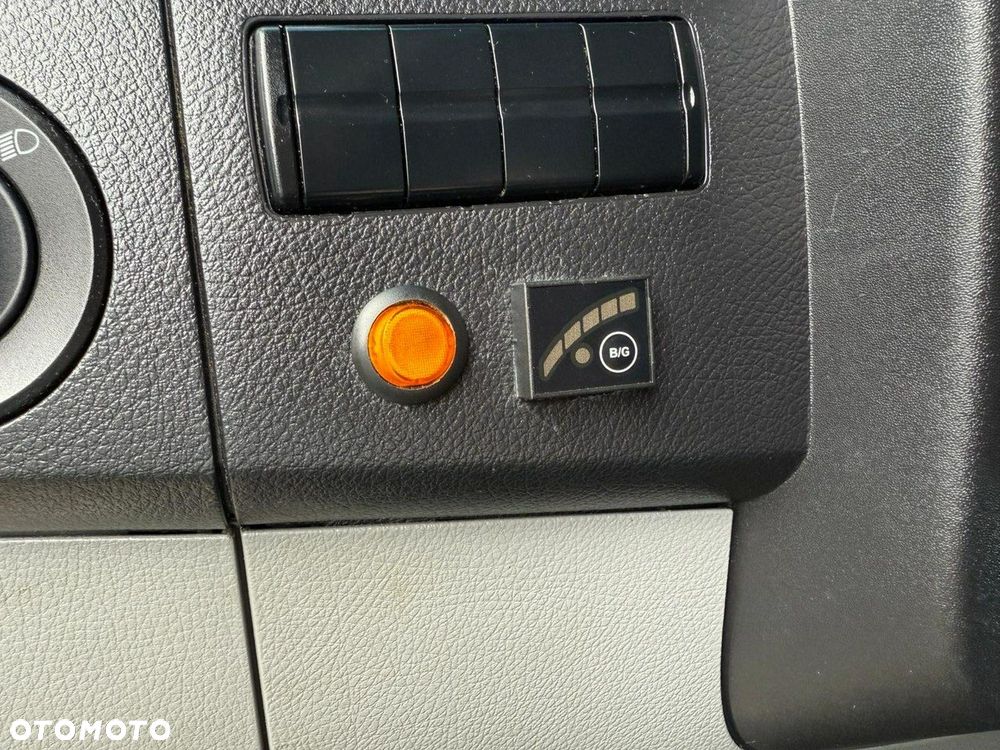 Mercedes-Benz Sprinter - 19