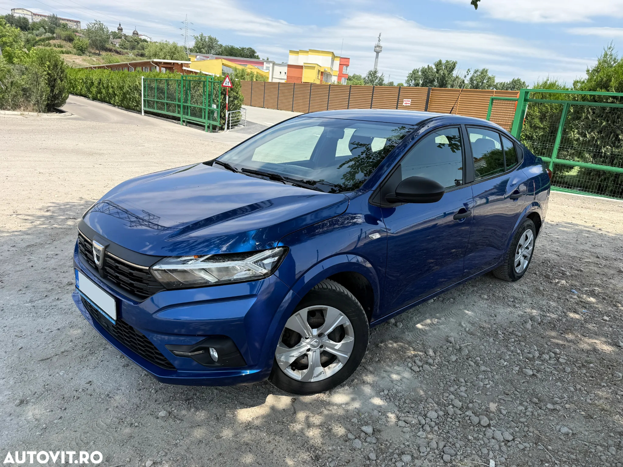 Dacia Logan TCe 90 Essential - 3