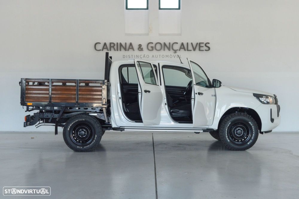 Toyota Hilux 2.4 D-4D 4WD CD CM - 25