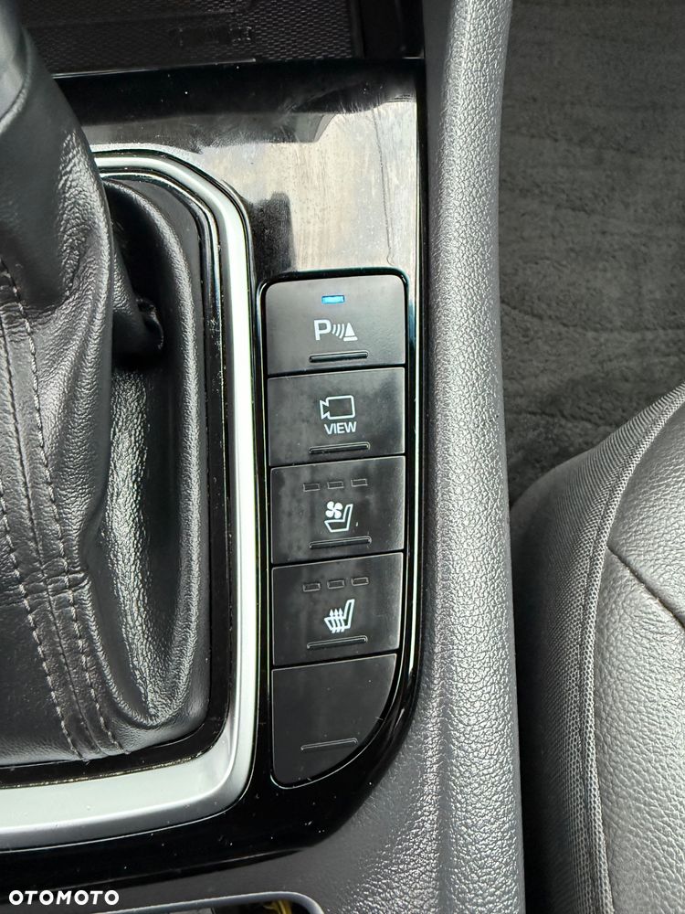 Hyundai IONIQ 1.6 GDI Premium - 23