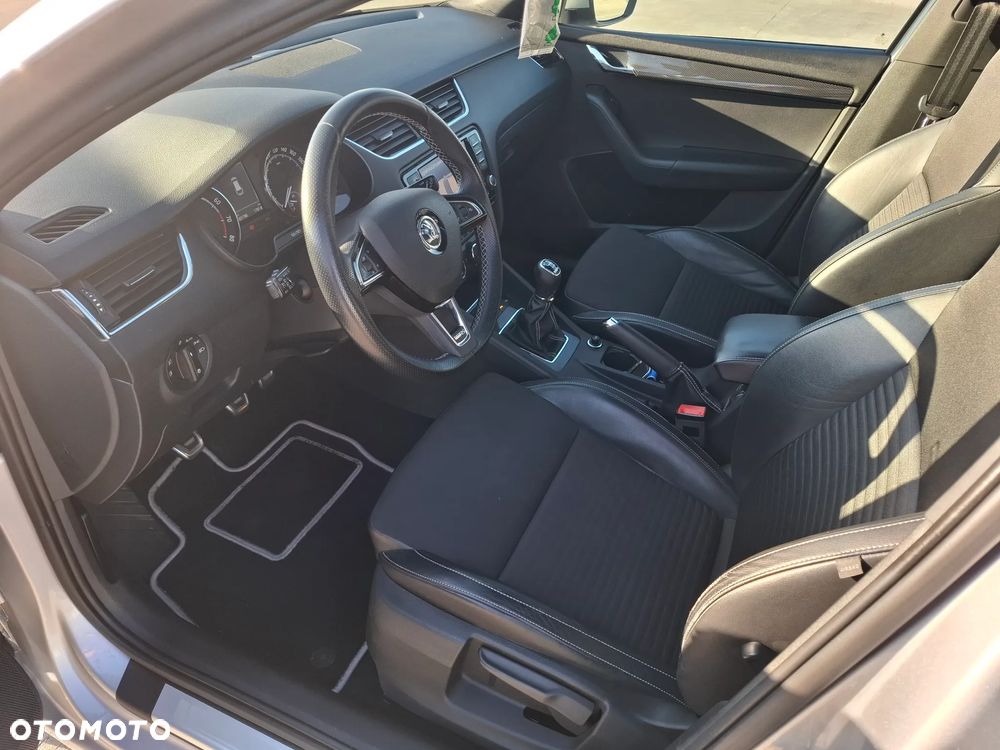 Skoda Octavia 2.0 TSI RS - 9