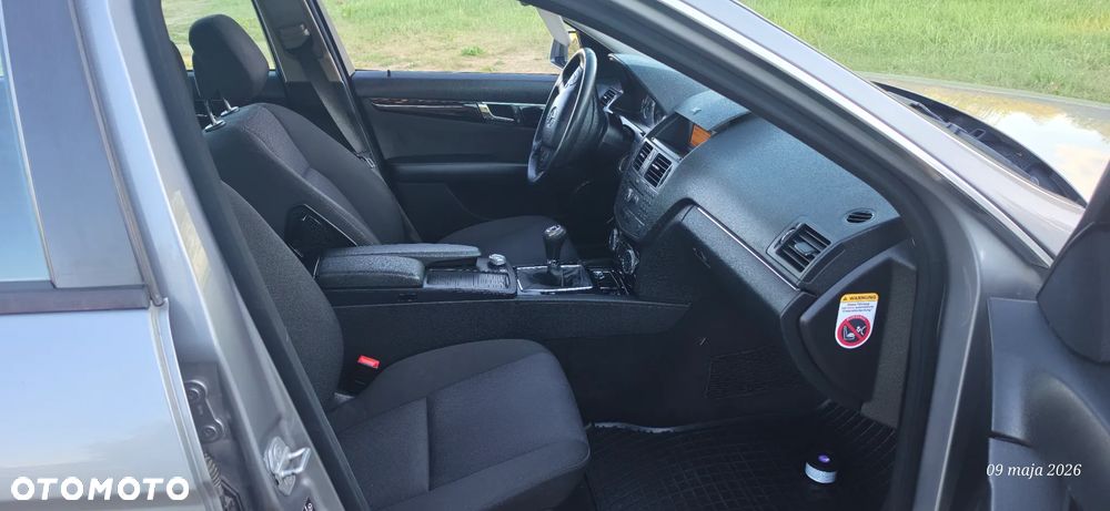 Mercedes-Benz Klasa C 180 Kompressor BlueEFFICIENCY Avantgarde - 22